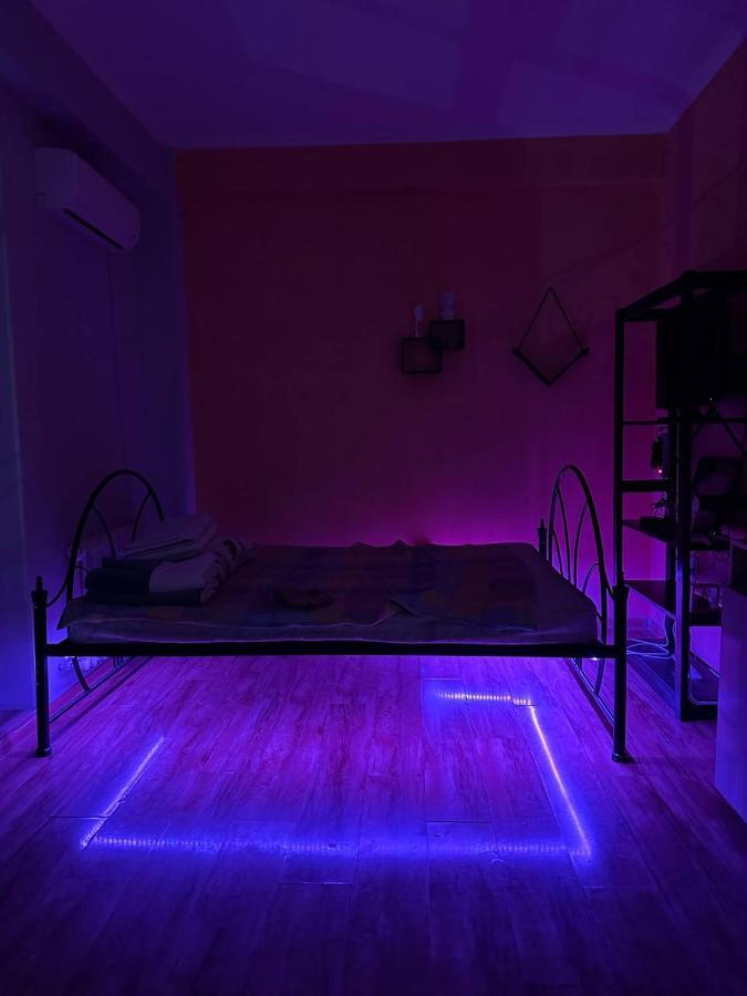 1-Room Apart. 21 On Usenbaeva 52 Near Eurasia Shopping Center Bisjkek Eksteriør bilde
