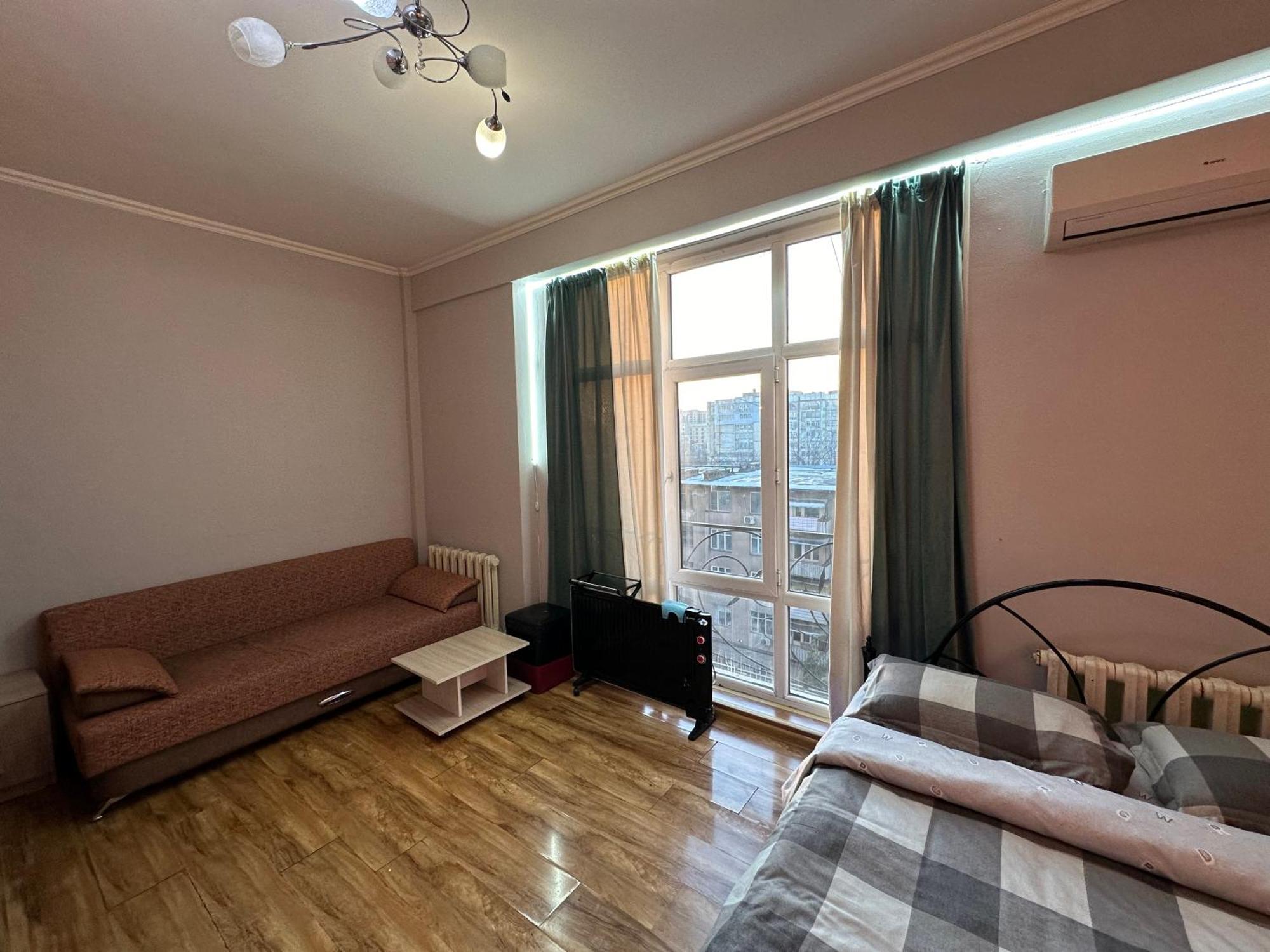 1-Room Apart. 21 On Usenbaeva 52 Near Eurasia Shopping Center Bisjkek Eksteriør bilde